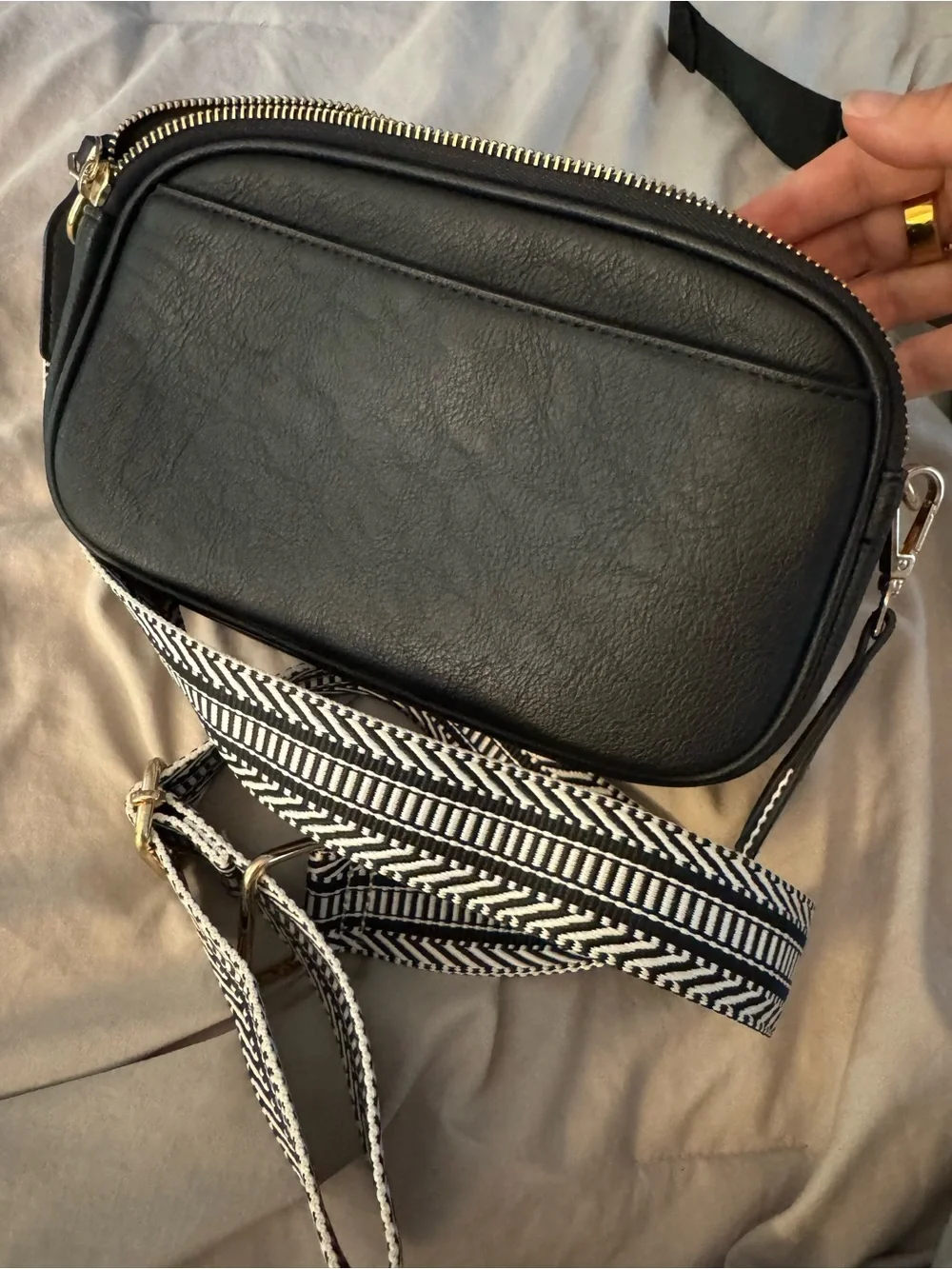 BOSTANTEN Black Pebble Leather Crossbody with Patterned Strap